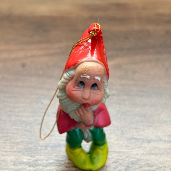 VINTAGE Elf Hang Ups Red Hand Painted Plastic Christmas Tree Ornament Macau - Picture 2 of 7